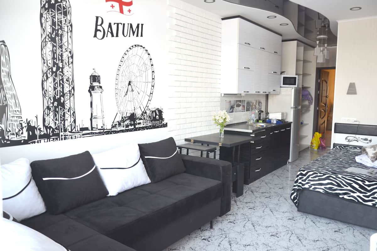 A/7/41 Black-White | 1 slaapkamer, luxe beddengoed, individueel gedecoreerd
