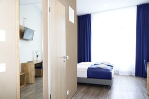 Kahden hengen huone | Työpöytä, silitysrauta/-lauta, ilmainen Wi-Fi, vuodevaatteet