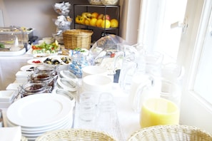 Breakfast buffet