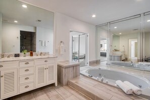 Badewanne, Haartrockner, Bidet, Handtücher