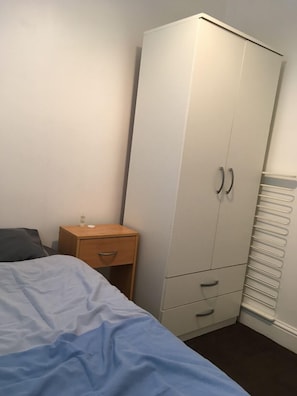 Iron/ironing board, free WiFi, bed sheets