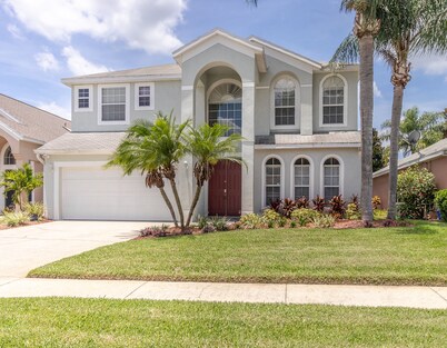 SEASONAL LOW RATES!!!Located in Disney's backyard- WITH PRIVATE POOL!!!