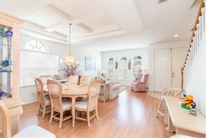 Dining - SEASONAL LOW RATES!!!Located in Disney's backyard- WITH PRIVATE POOL!!! (Clermont)