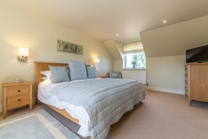 3 habitaciones, cuna de viaje, internet y ropa de cama 