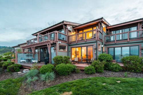 Park City Ski Home – 10 Mins to Skiing | Private Hot Tub | Garage Parking