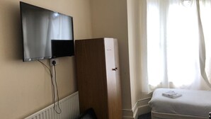 Classic House | Extra beds - Adil Property Investment Ltd (London)
