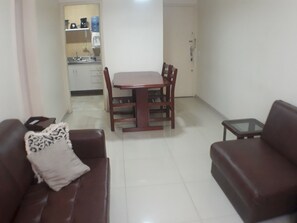 Lägenhet (2 Bedrooms) | Vardagsrum | Tv