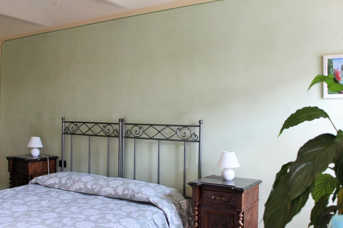 Habitación doble económica | Escritorio, cunas gratuitas, camas extra y wifi gratis