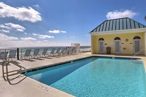 Outdoor pool, a heated pool - *FREE CHAIRS & UMBRELLA MARCH-OCTOBER* (Miramar Beach)