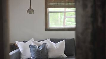 TV connectée, jeux vidéo, livres