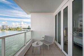 Terrace/patio - Oceano Studio  | Oceanfront Studio with Kitchen in Trendy Condado Location (San Juan)