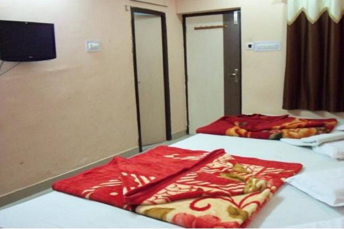 Standard Room | Desk, soundproofing, WiFi (free)
