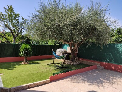 Close to center, comfort room in air-conditioned villa sauna, billiard, garden