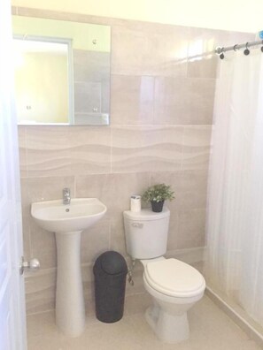 Deluxe Double Room | Bathroom