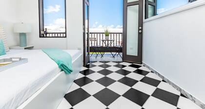 SF 404 Mint Suite