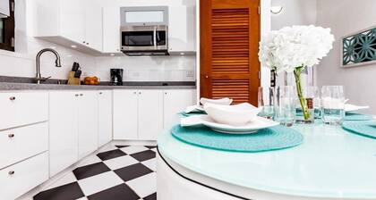 Villa Esmeralda | Large 2 Bedroom in beautiful Old San Juan
