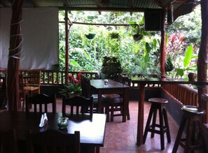 Dagelijks continentaal ontbijt inbegrepen