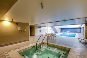 Innenpool, beheizter Pool