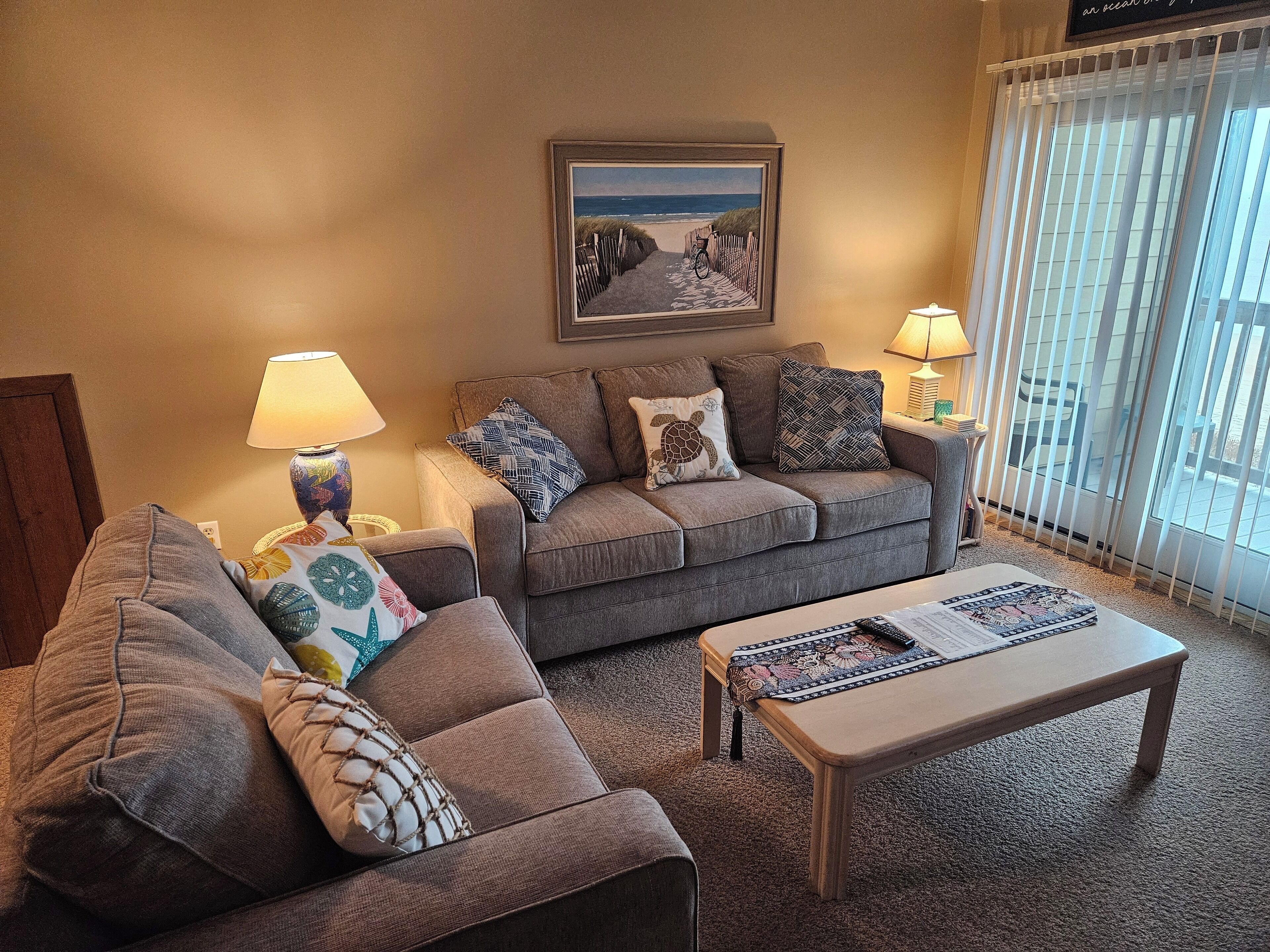 Älytelevisio, DVD-soitin, videokirjasto, stereot