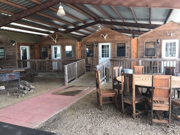 Outdoor dining - Your next, beautiful getaway! (Hunt)