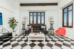 TV, Netflix, streaming services