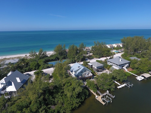 3 Bedroom home directly across the street from the beach!