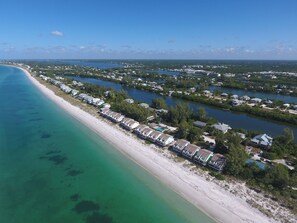 Tæt på stranden