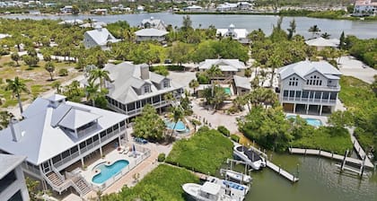 Luxury 4 Bedroom pool home close to beach, private dock on Kettle Harbor.