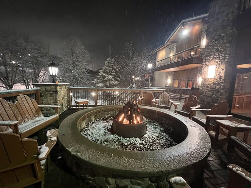 AtedLisätty & moderni w / king-vuode, 2 hehtaaria, vuodepaikkoja 4⭐