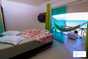 Suite Mar Triplo | Blackout drapes, free WiFi, bed sheets - Pousada Marinheiro (Cairu)