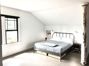 1 bedroom, desk, iron/ironing board, free WiFi