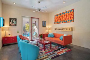 Televisión y oficina 