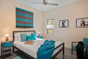 2 bedrooms, desk, iron/ironing board, WiFi