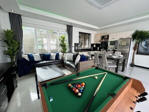 Billiards - Premium Pool Villas Pattaya (Pattaya)