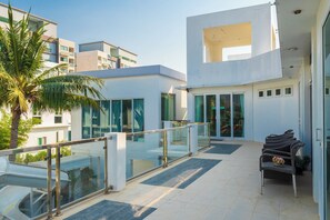 Premium bedding, in-room safe, individually decorated - Premium Pool Villas Pattaya (Pattaya)