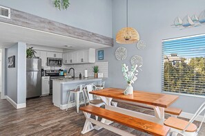 Dining - Cozy Waterfront/Amazing Views/"Paradise Point" in Point Venture! (Leander)