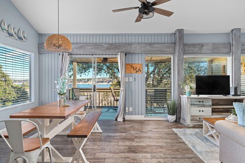 Cozy Waterfront/Amazing Views/"Paradise Point" in Point Venture!