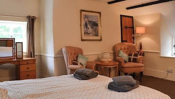 6 bedrooms, free WiFi, bed sheets