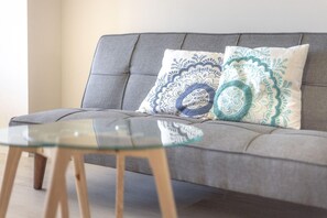 Classic-Apartment | Wohnbereich | Fernseher