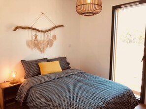 3 habitaciones, tabla de planchar con plancha, cuna de viaje y wifi