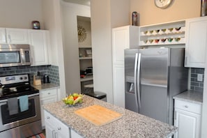 Private kitchen - "DEEPTOWN EXPERIENCE" 24/7 Concierge (Dallas)