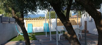 T2 between sea and mountain