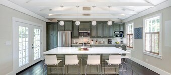 Heated Pool in your Private Garden | Pets Welcome | On‑Site Parking