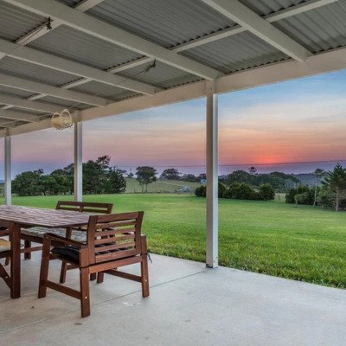 إطلالة على الشا رع من المنشأة