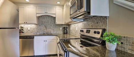 Refrigerador, microondas, parrilla de estufa y lavavajillas