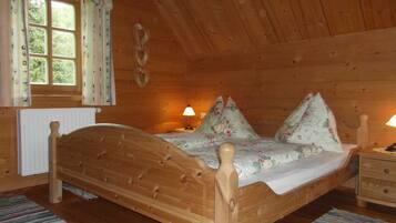 2 bedrooms, travel crib, WiFi, bed sheets