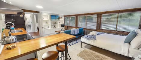 1 غرفة نوم ومكواة/لوح كي وسرير سفر وواي فاي