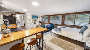 1 bedroom, iron/ironing board, travel crib, WiFi