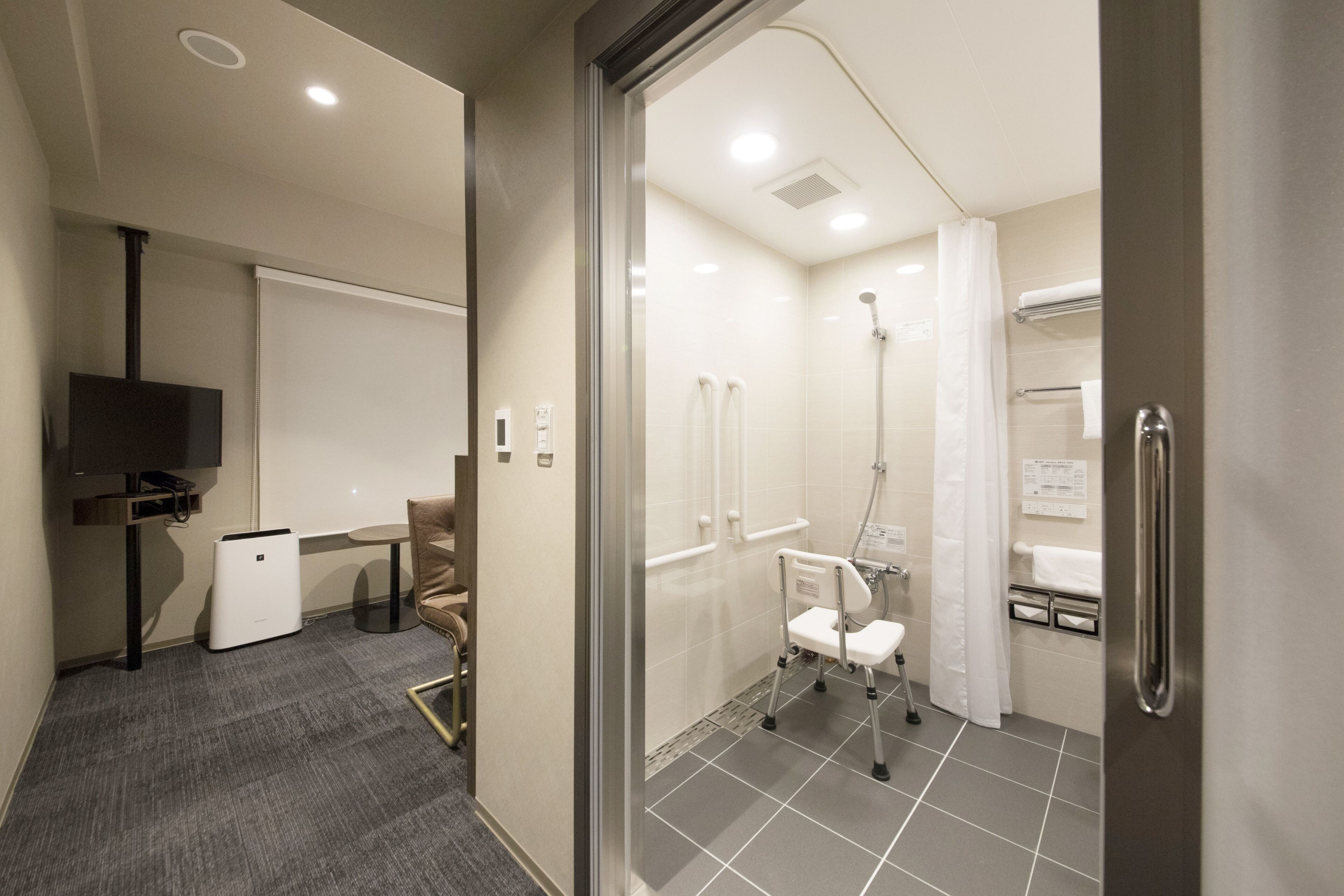 accessible room | 1 bedroom, desk, laptop workspace, soundproofing