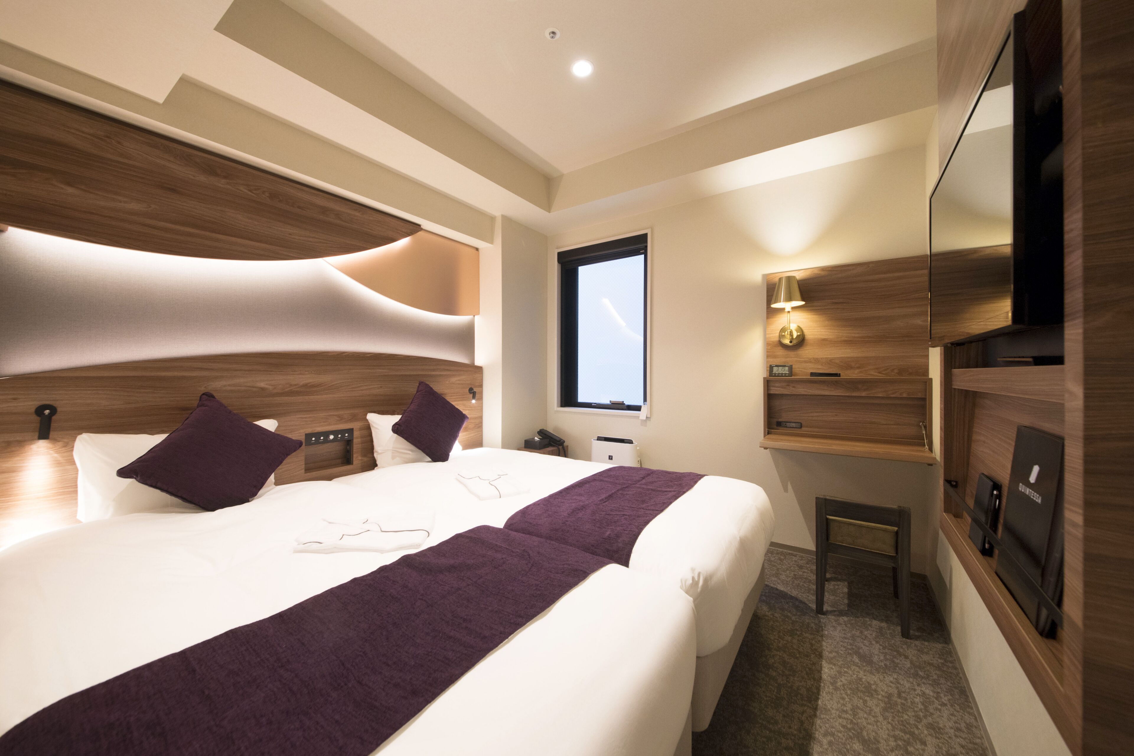 Habitación (Hollywood Twin) | Escritorio y espacio para trabajar con un portátil